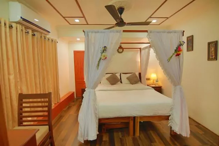 houseboats